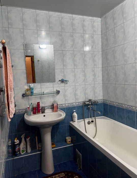 Юнусабад 19кв 3/3/5 Балкон: 2*6