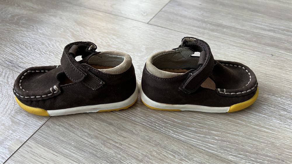 Sandale închise / papuci / mocasini copii mărime 19 cu scai / velcro