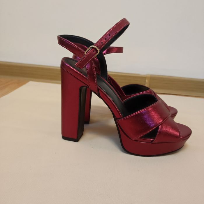 Босоножки бренда H&M в 37 размере