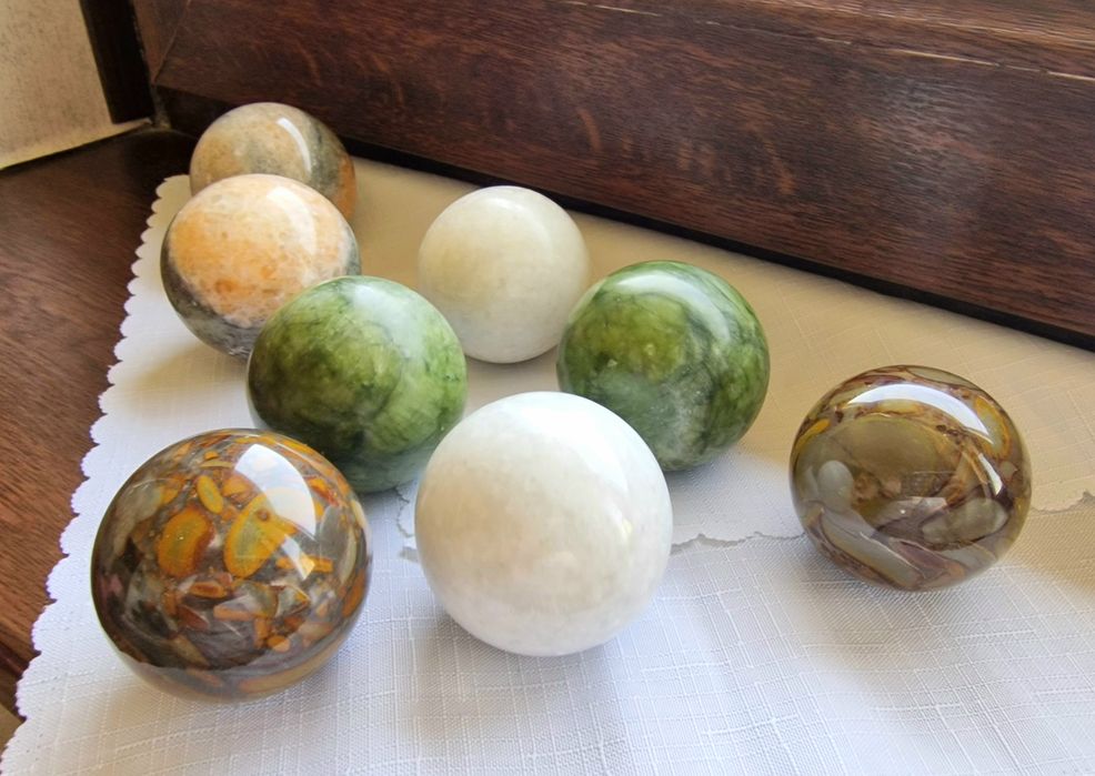 Шары из натуральных камней.