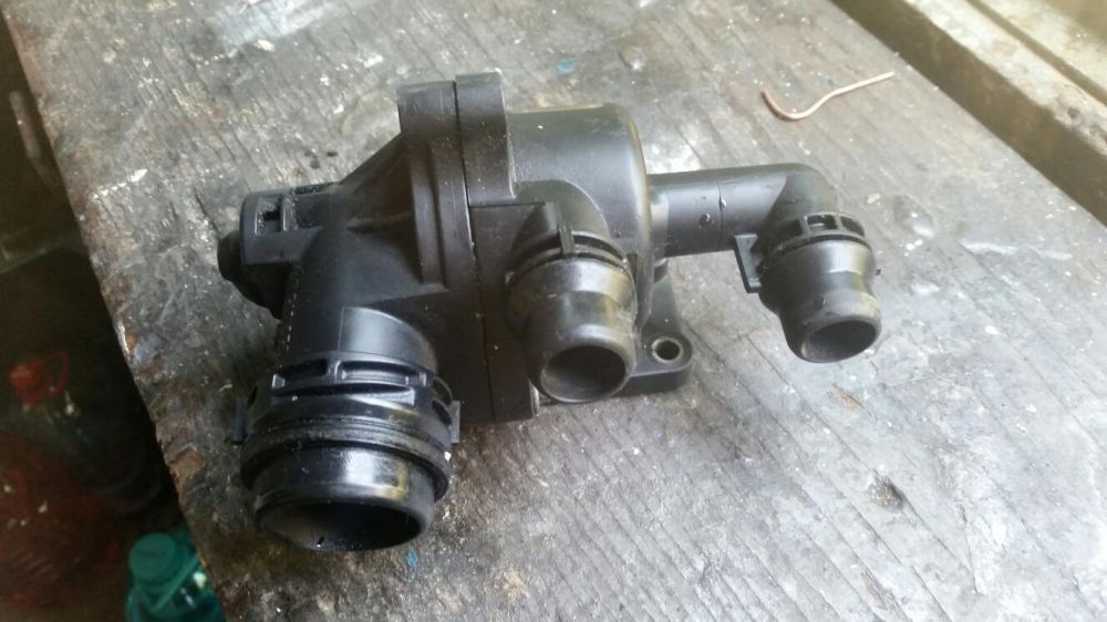 Termostat bmw e46 seria 3 316i 1.8 valvetronic dezmembrez bmw e46