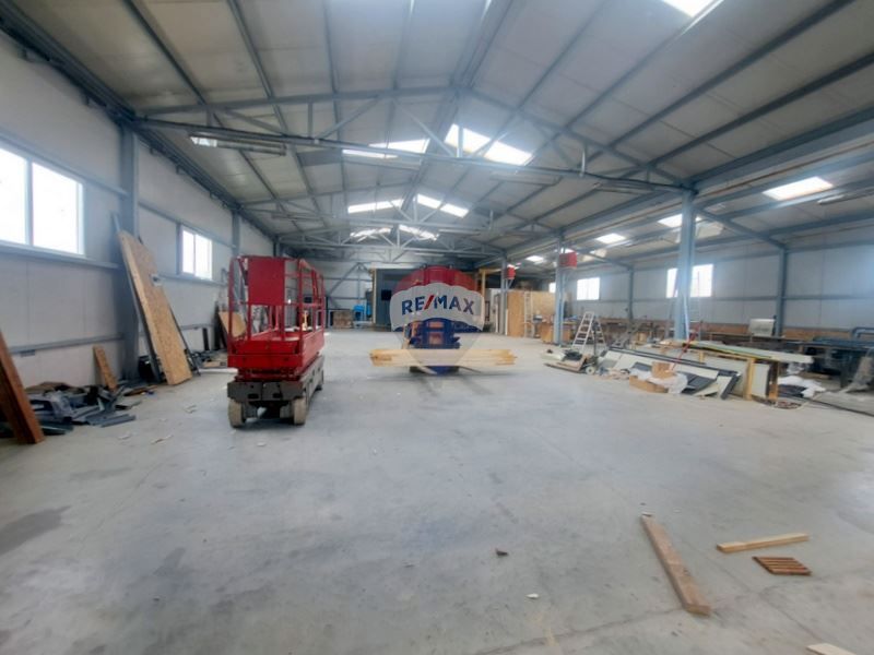 Дава се под наем Склад в с. Каменар, Област Варна - 360 кв.м за 1400 € - Снимка #7