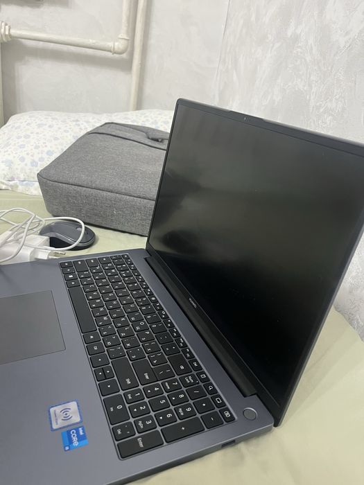 Huawei matebook d16