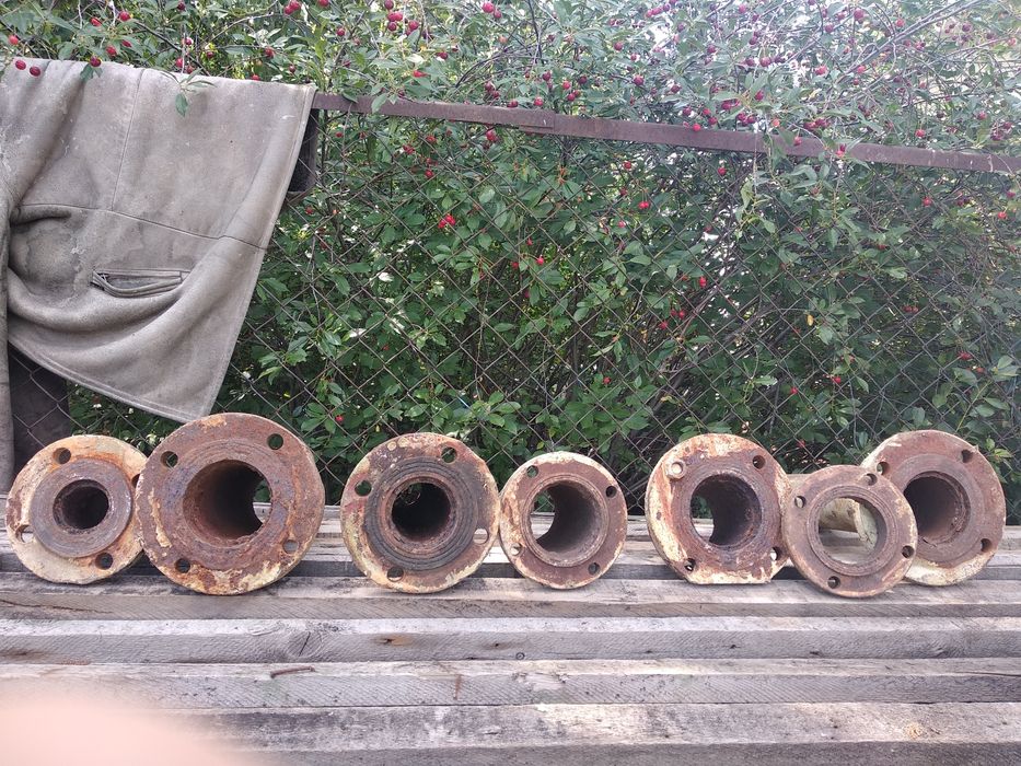 Продам трубы чугунные,фланцы  80мм,вентили