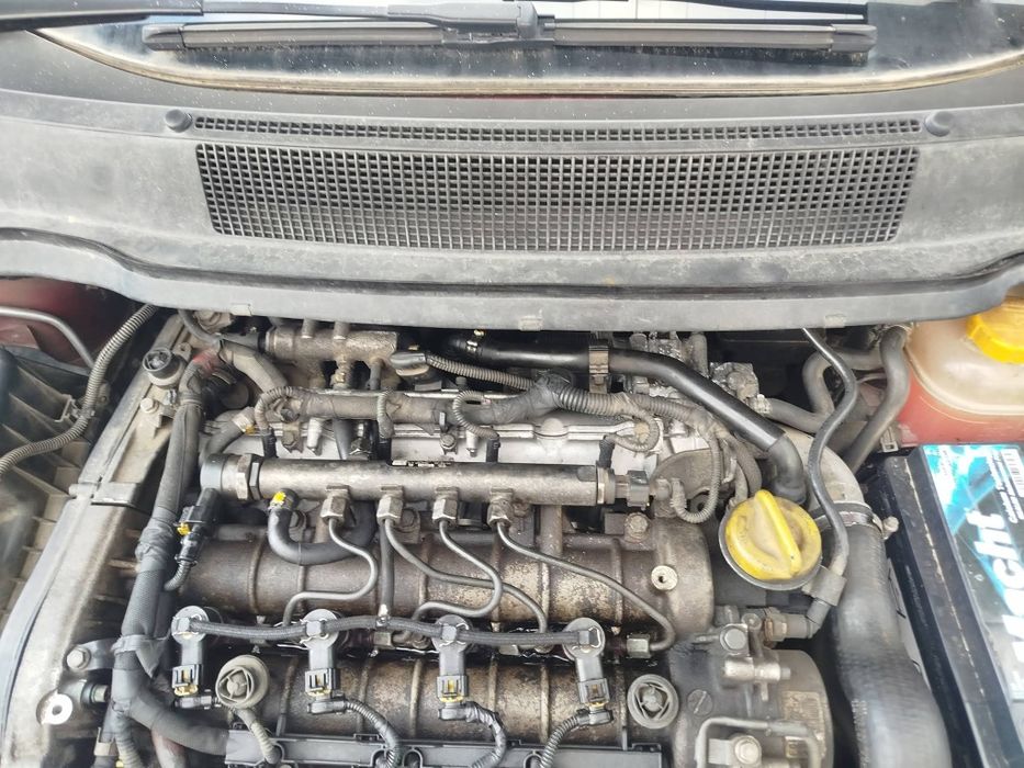 Vând motor și cutie de viteze Opel Zafira B 1.9 CDTI