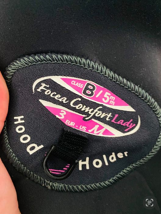 Продавам водолазен костюм