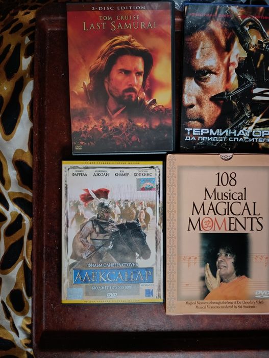 DVD диски нов.мелодрам, советские,боевики(пустые футляры д/DVD×100 т.)