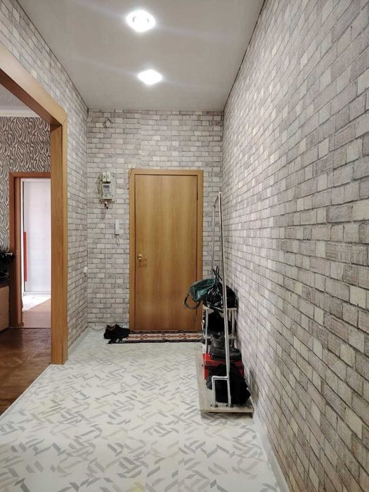 Продам 2-х квартиру кирпич 4/5эт, 60 кв.ул.Казахстан д.118