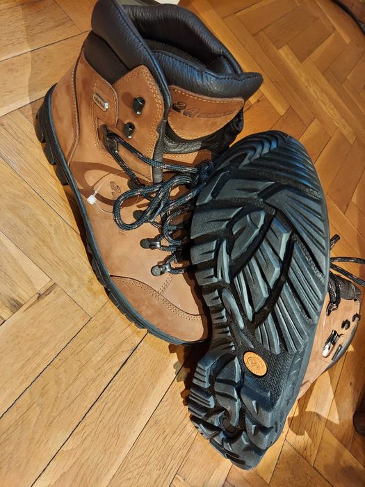 Туристически обувки 42