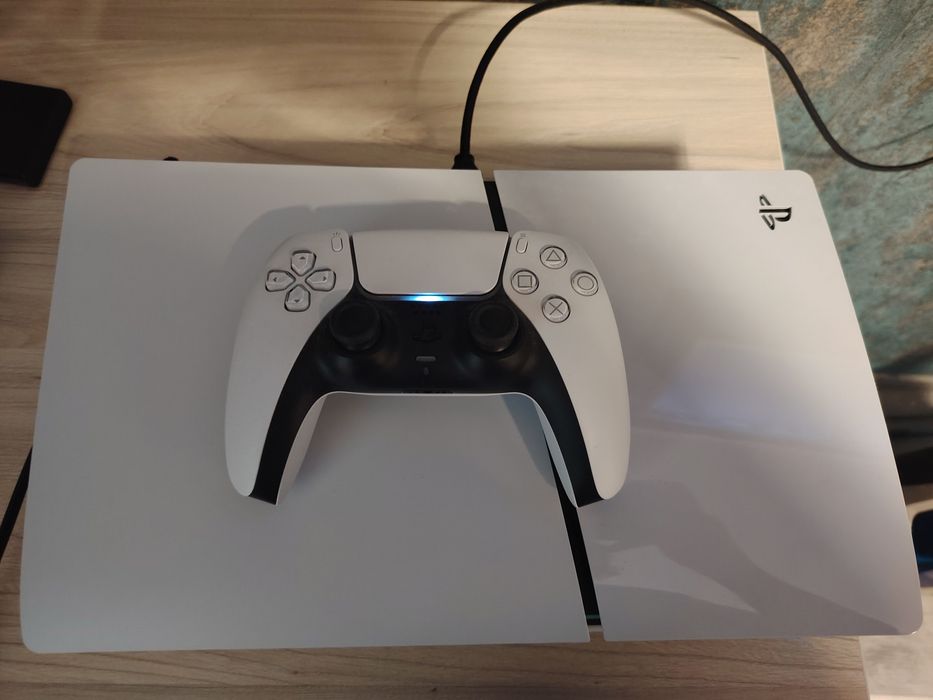 PlayStation 5 Slim 1TB + Disc Edition