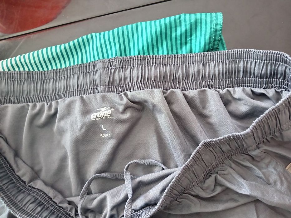 Pantaloni scurți pt alergare , etc
