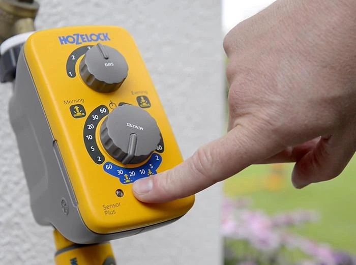 Programator irigatii electronic cu senzor de lumina Hozelock 2214, NOU