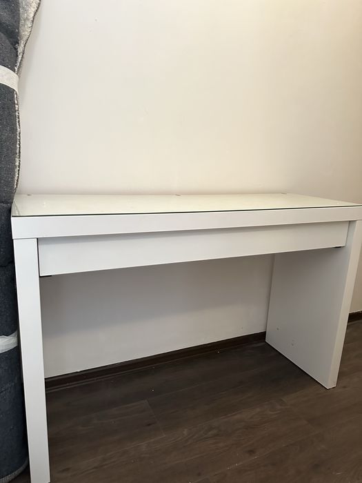 Тоалетна маса ikea