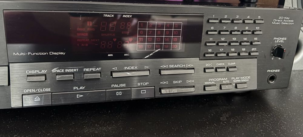 YAMAHA  CDX 630E CD PLAYER **raritate tehnica**