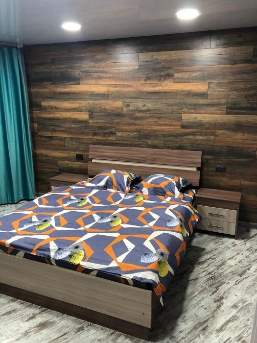 Люкс 3х.ком., Стрелка