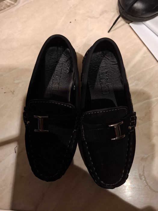 Pantofi negri din velur mar 28