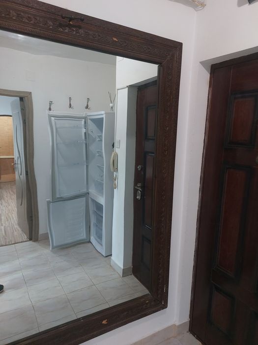 Închiriez apartament
