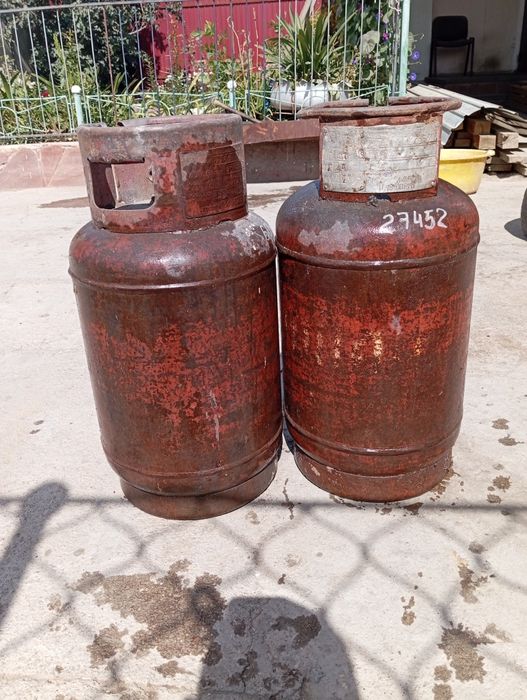 Газовые баллоны.