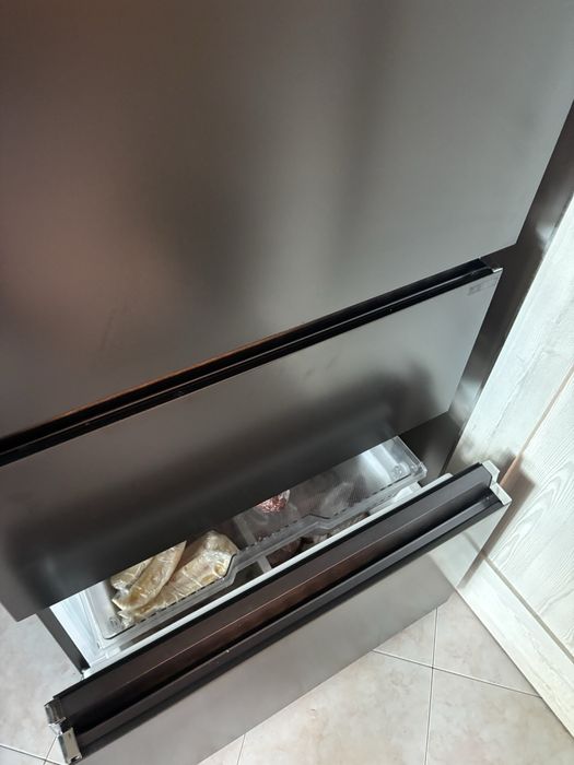 Хладилник с долен фризер HAIER HTW 7720 ENPT 200.00 см