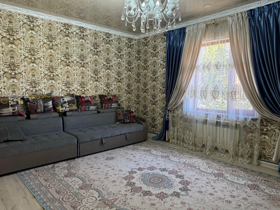 Продается большой полтораэтажный дом