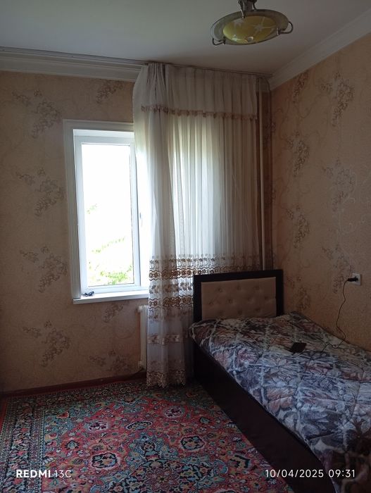 Квартира сотилади 5 хонали Кора Камиш 2/5 даха Сув буйида атрофи озода