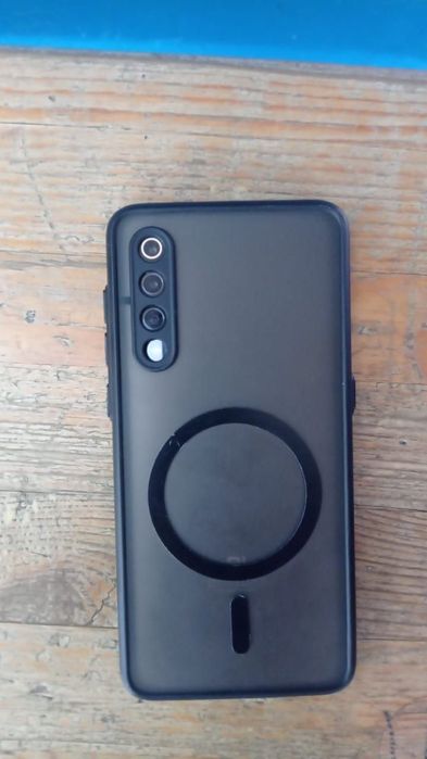 Обмен Xiaomi Mi 9 6/64гб