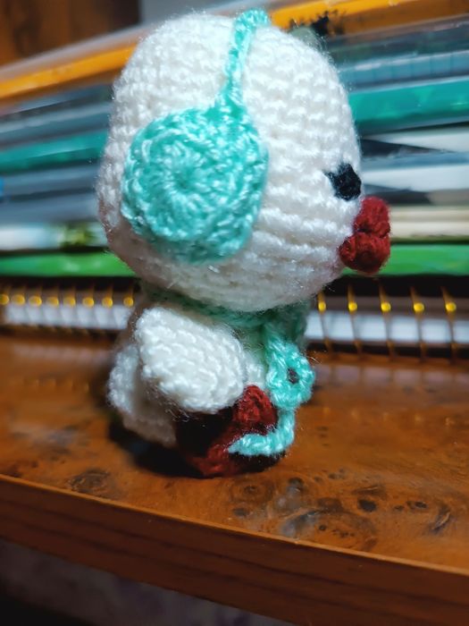 Вязанная игрушка гуся Плакса