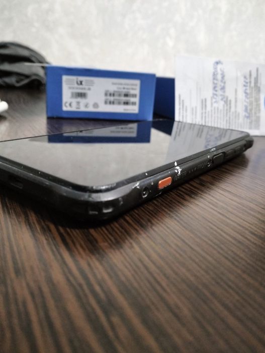 Телефон IXXI KHAN J8