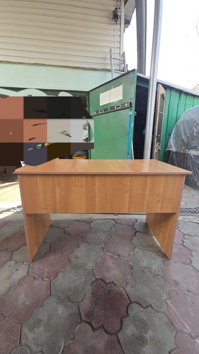 Продам стол в хорошем состоянии.
