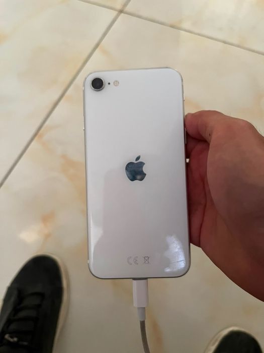 Iphone se Сатылады