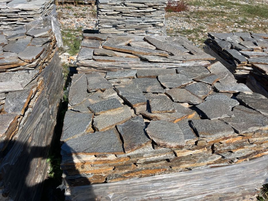 Облицовка от естествен камък- гнайс