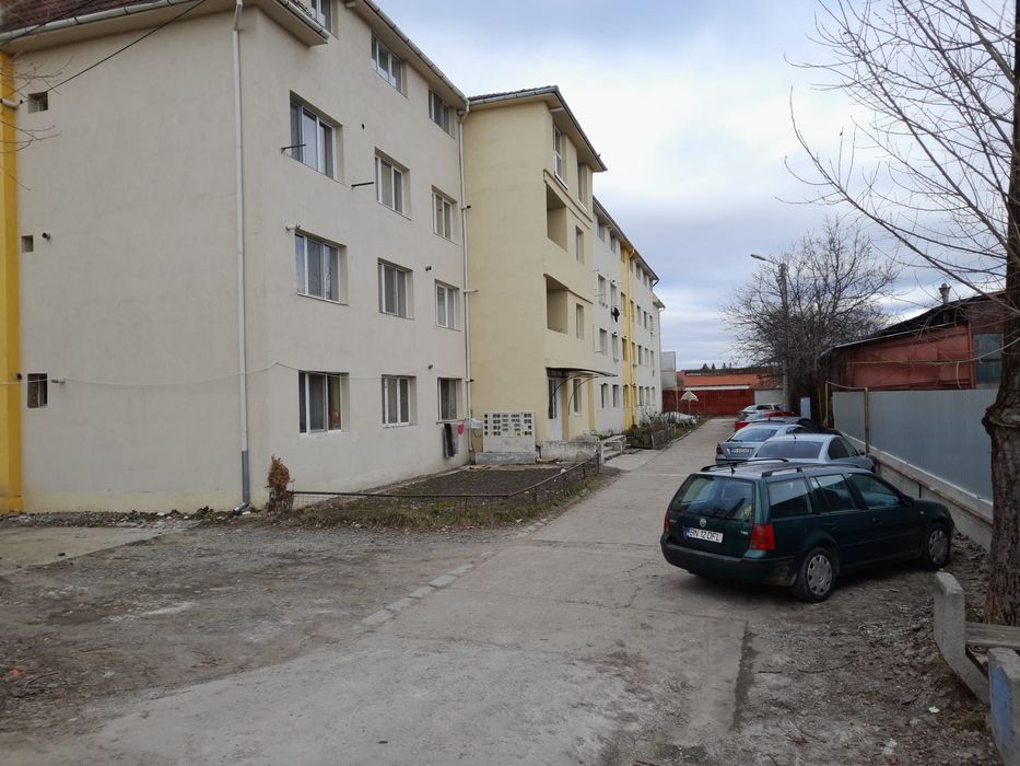 Inchiriez apartament 3 camere 300 euro
