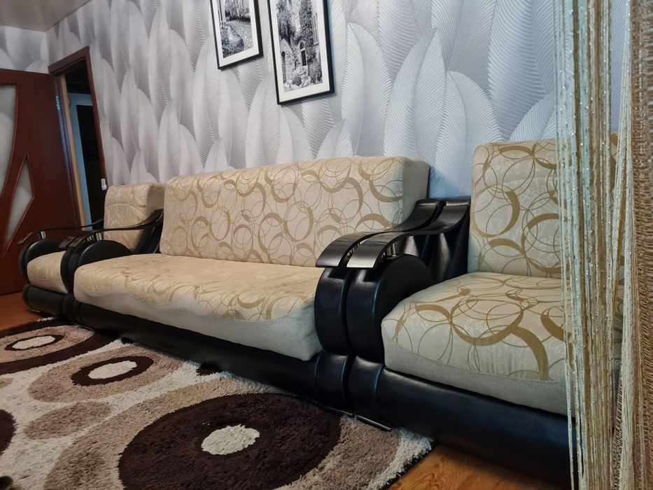 Продается мягкая мебель в хорошем состоянии. Диван и два кресла.