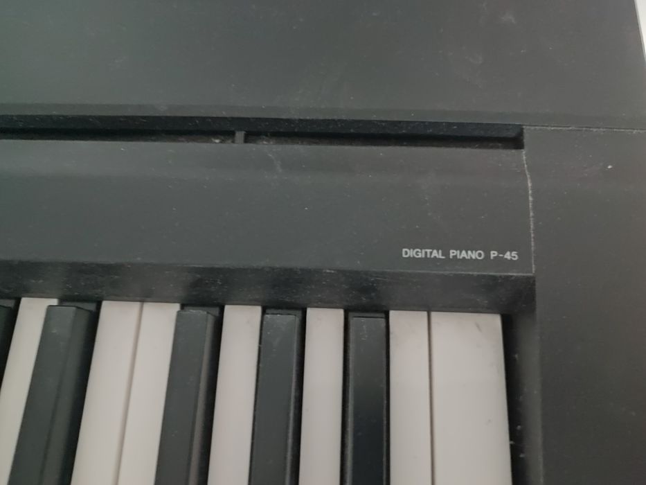 Yamaha P-45 + stand si pedala
