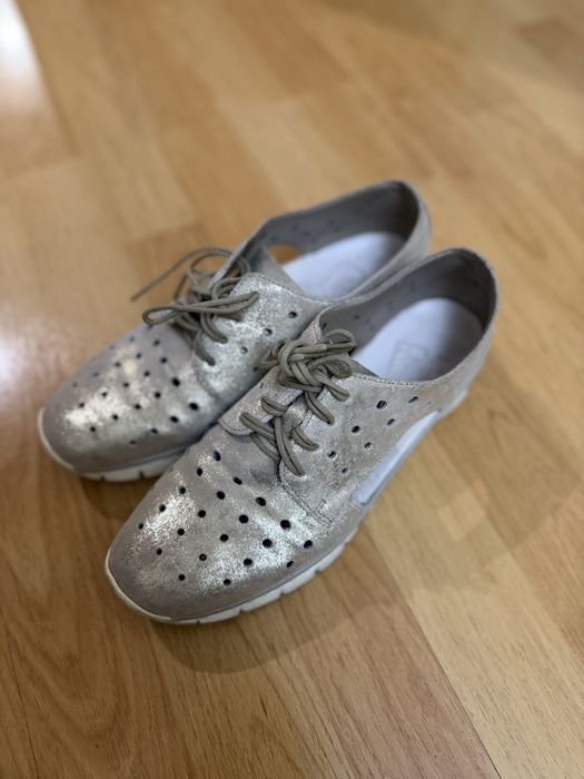 Красовки женские