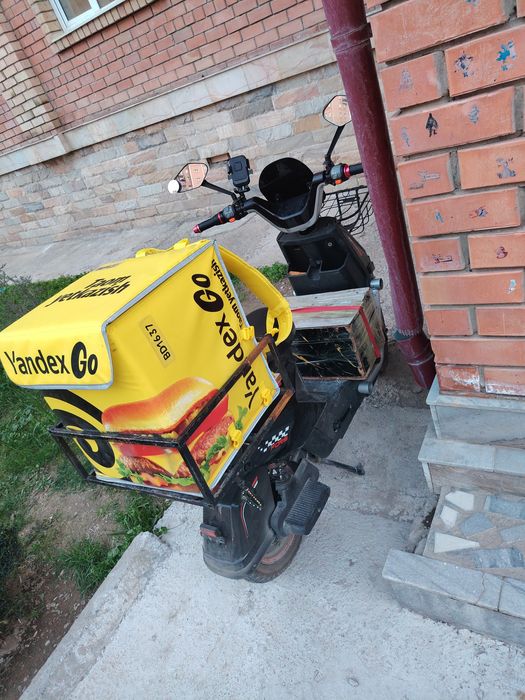 Skuter sotiladi elektroni