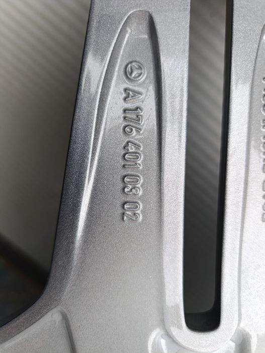 O janta originala Mercedes AMG A class W 176 18'' nouă