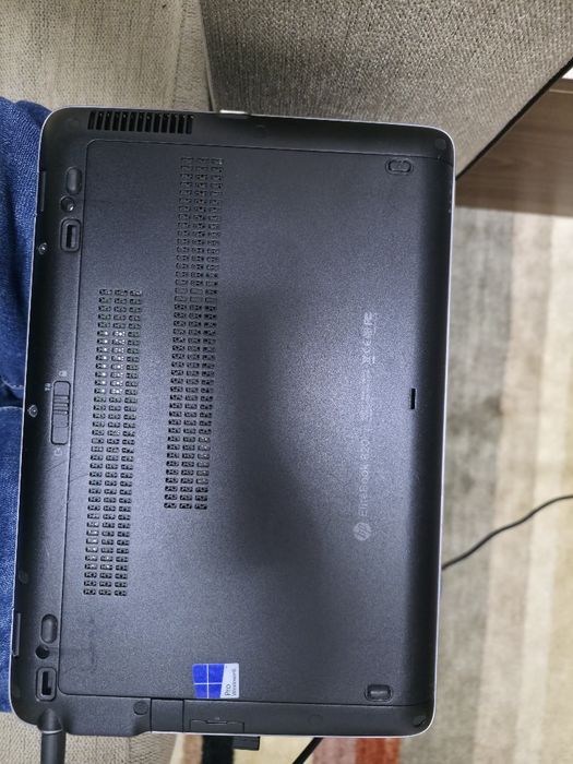 Vând HP820   EliteBook