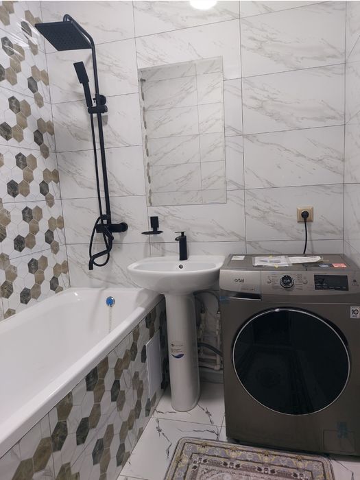 Продаётся уютная 2х комн. Высокопотолочка Аллея Гагарина