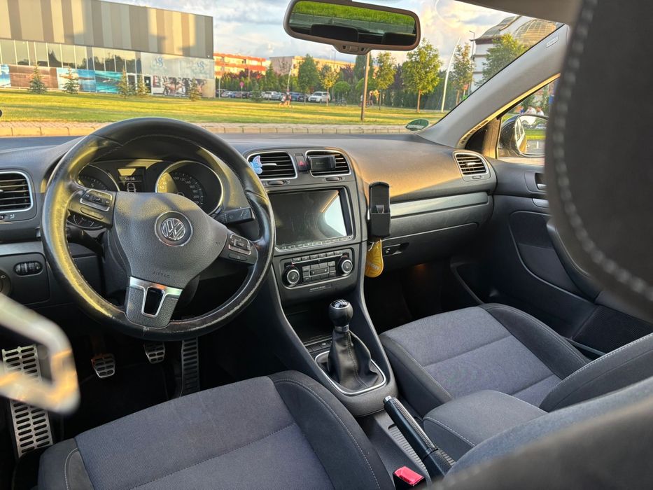 Volkswagen Golf 6 1.4 Benzină 2013 | Park Assist | Încălzire scaune | Navigație