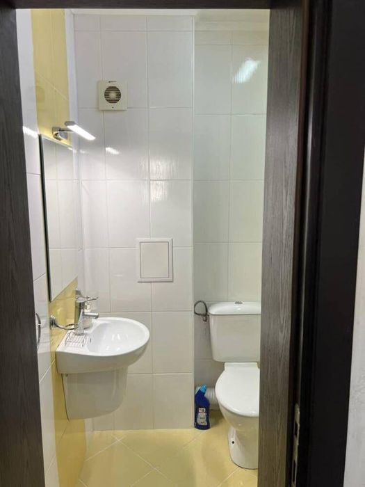 Дава се под наем Двустаен апартамент в Бургас, Лазур - 60 кв.м за 408 € - Снимка #4