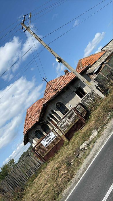 Teren +casă de vânzare