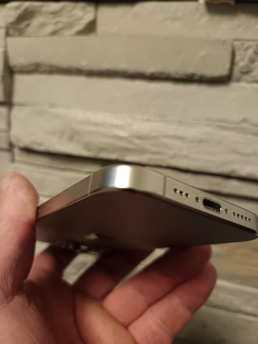 vand/schimb iphone 15 pro 256gb ca nou 10/10