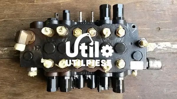 distribuitor hidraulic komatsu pc18mr-3 pc16r-3 pc20mr-3 pc27mr