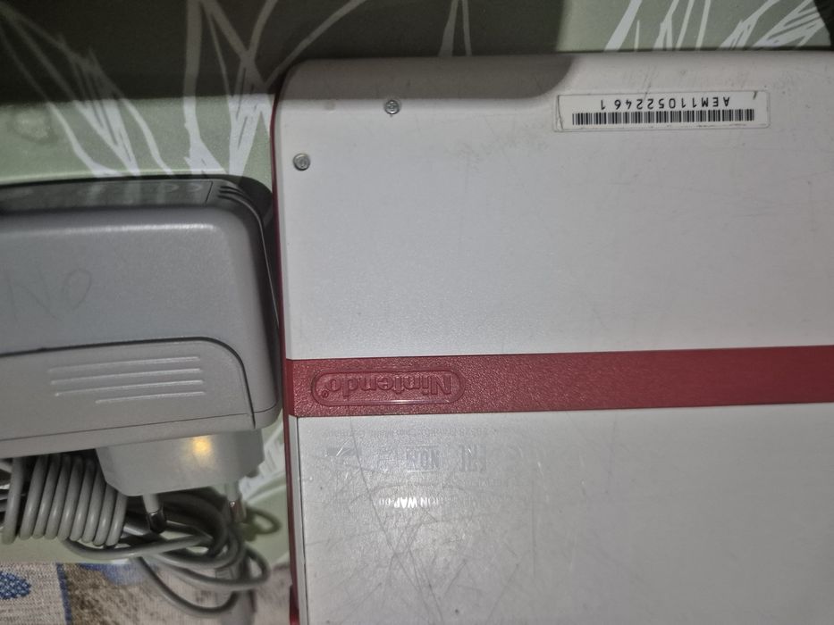 Consola portabila de colecție Nintendo 2DS +1  joc compatibil