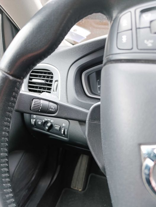 Vand Volvo V40 anul 2017