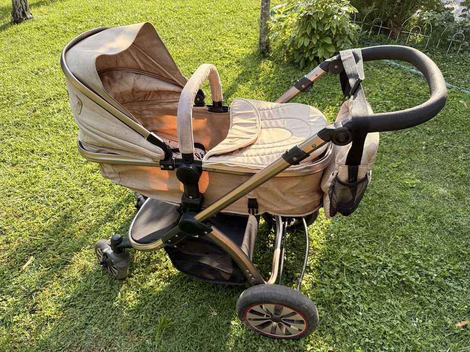 Лятна и зимна регулираща се количка