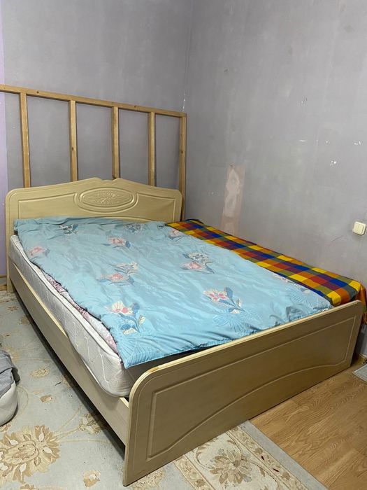 Двухспальная кровать