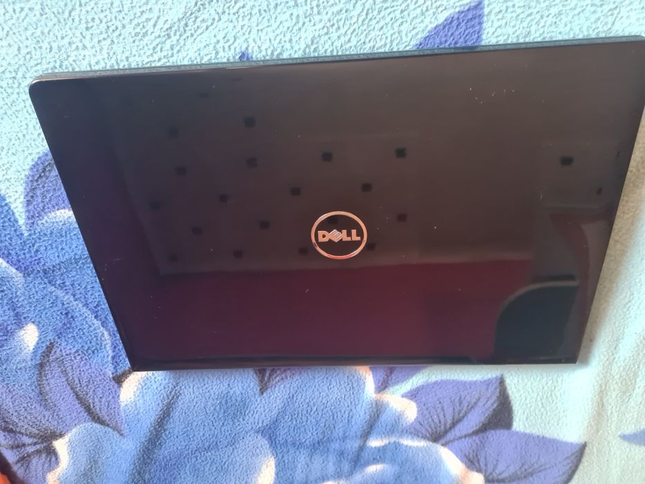 Laptop Dell i5 6200u 8 GB ram ssd 250 GB placa video dedicata 2 GB bun pentru jocuri