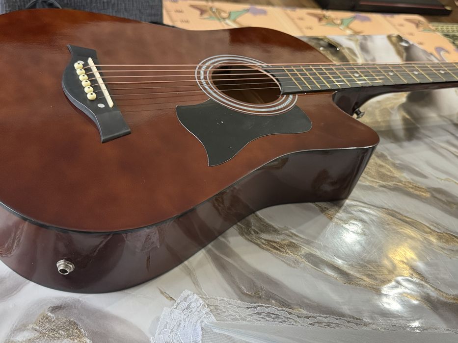 Элекроакустически гитара